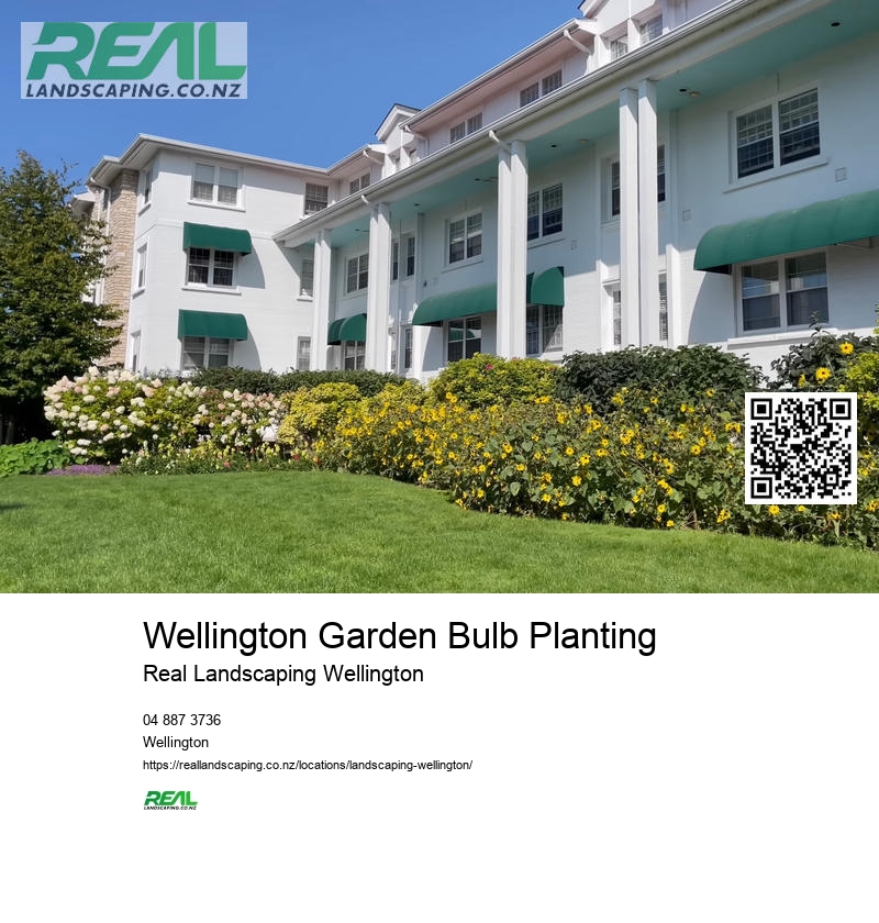 Wellington Garden Bulb Planting