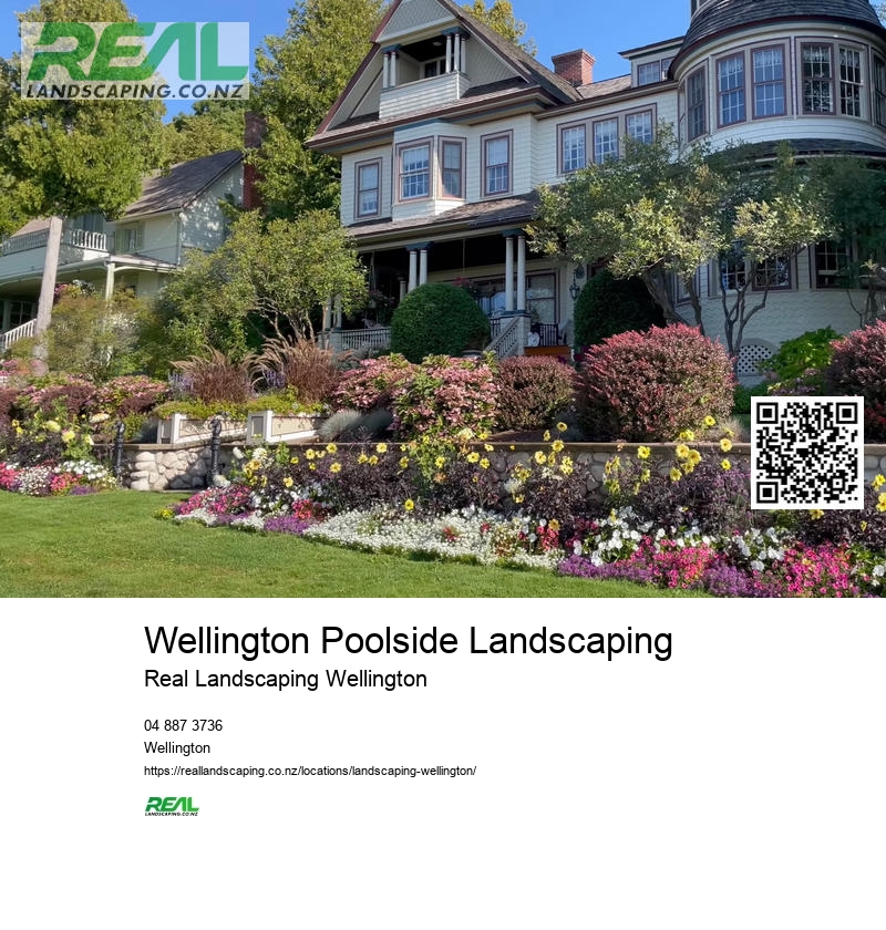 Wellington Poolside Landscaping